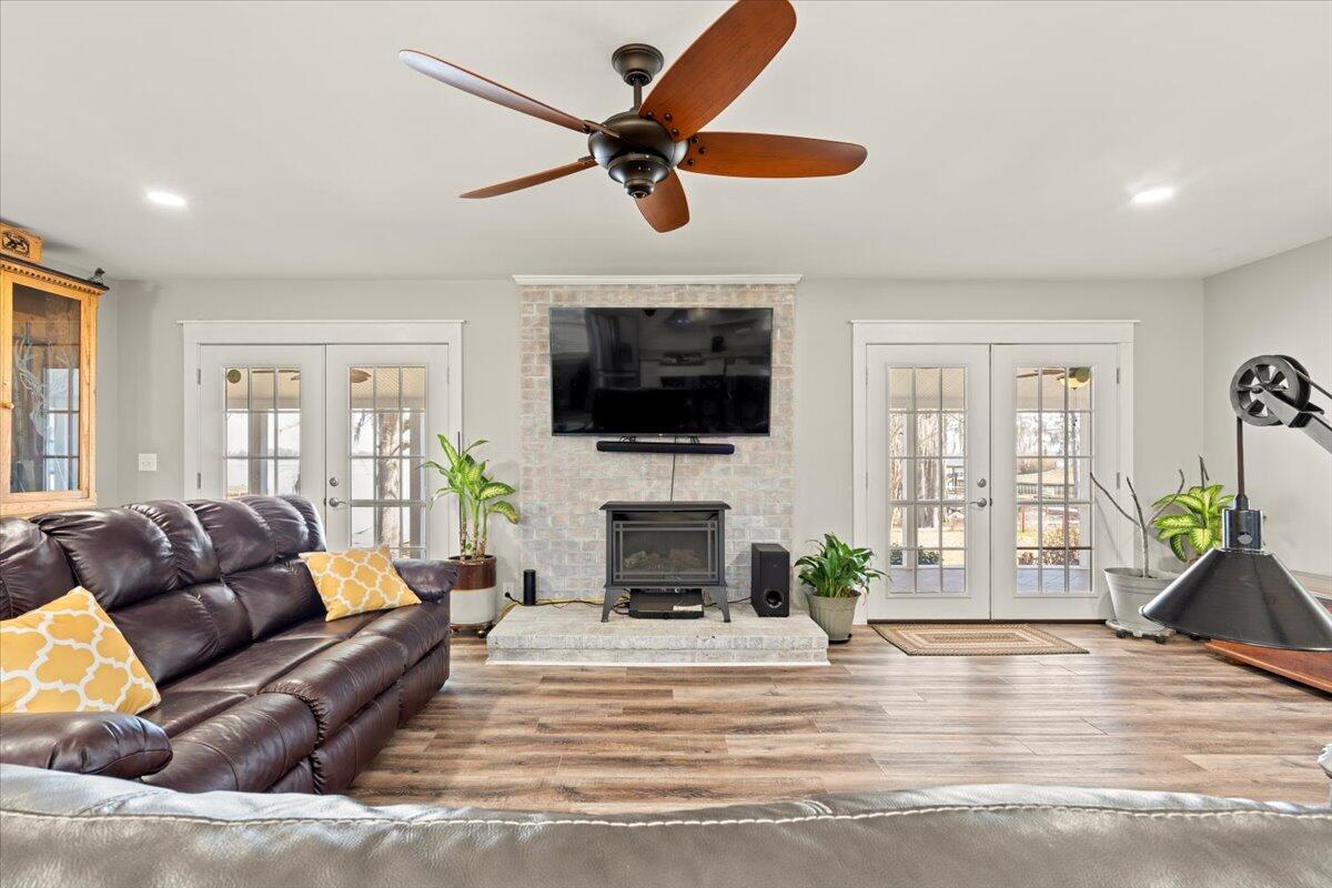 761 Stumphole Road Elloree, SC 29047 - Photo 10 of 30 Great Room with Views!