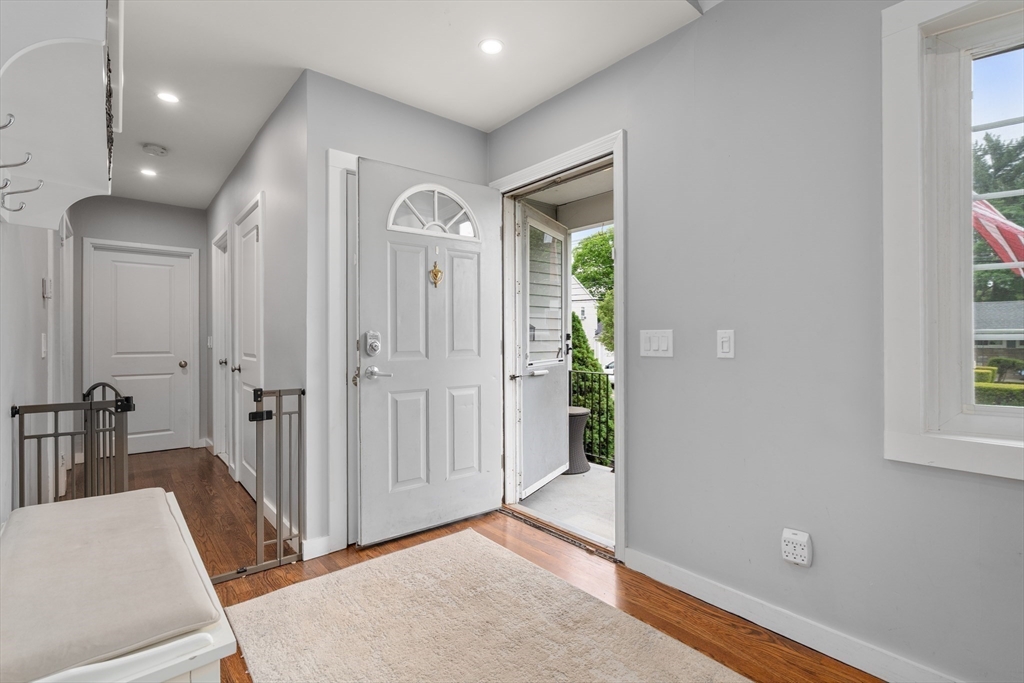 32 Oak Street Stoneham, MA 02180 - Photo 9 of 23