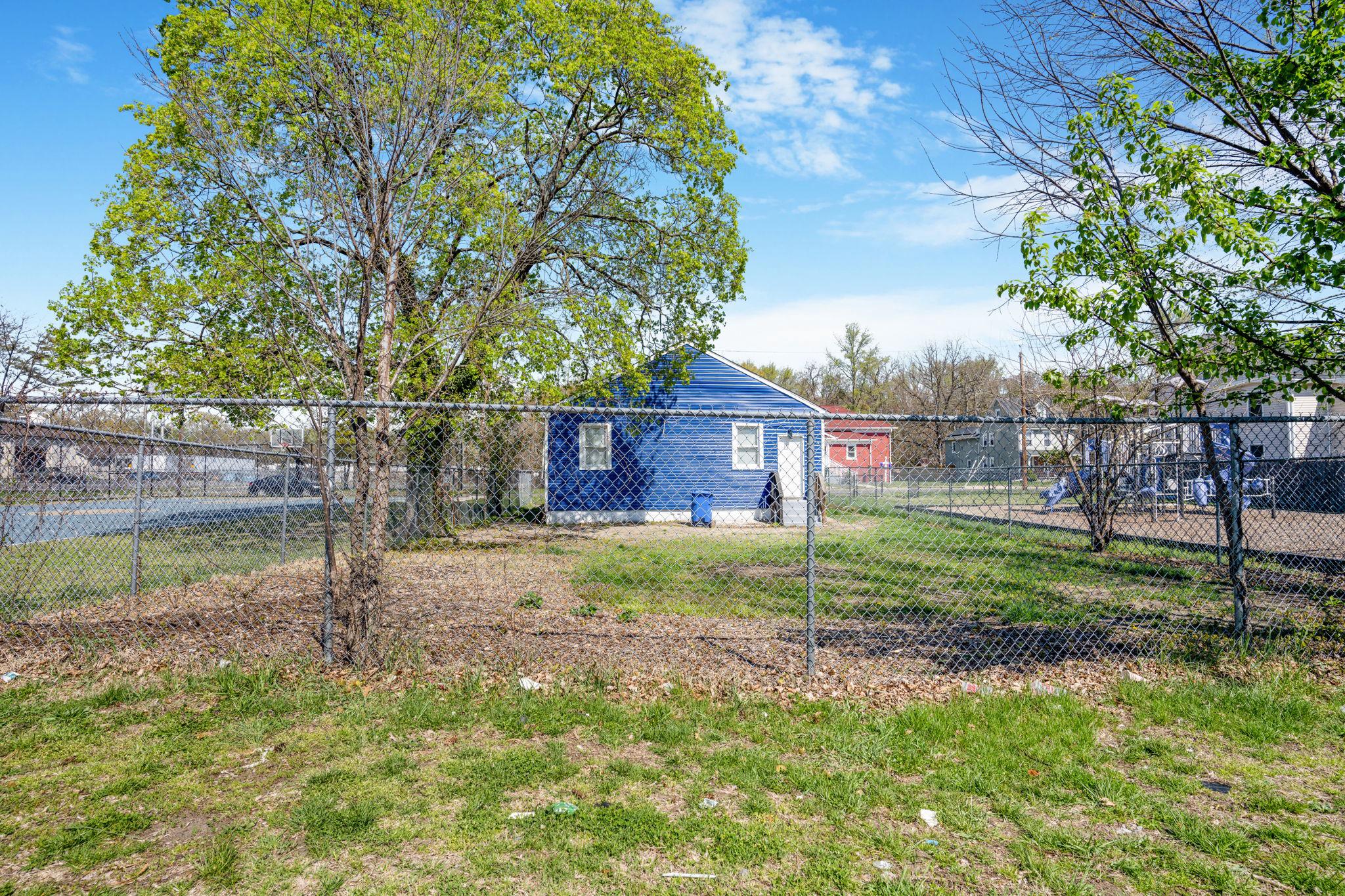246 Chestnut Street Mount Holly, NJ 08060 - Photo 25 of 25 a backyard of a house with lots of green space