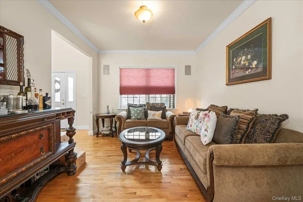 $765,000 | 18 Coach House Court, New Windsor, NY 12553