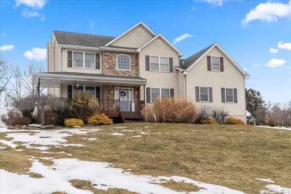 $765,000 | 18 Coach House Court, New Windsor, NY 12553