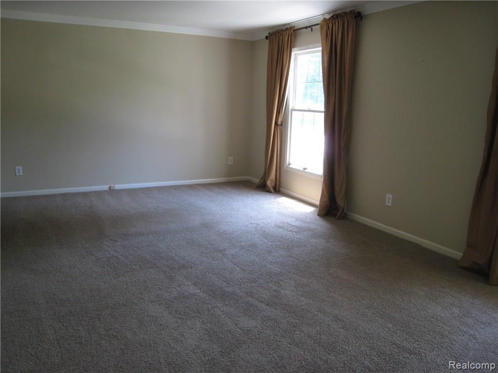 908 Ravine Terrace Rochester, MI 48307 - Photo 11 of 22