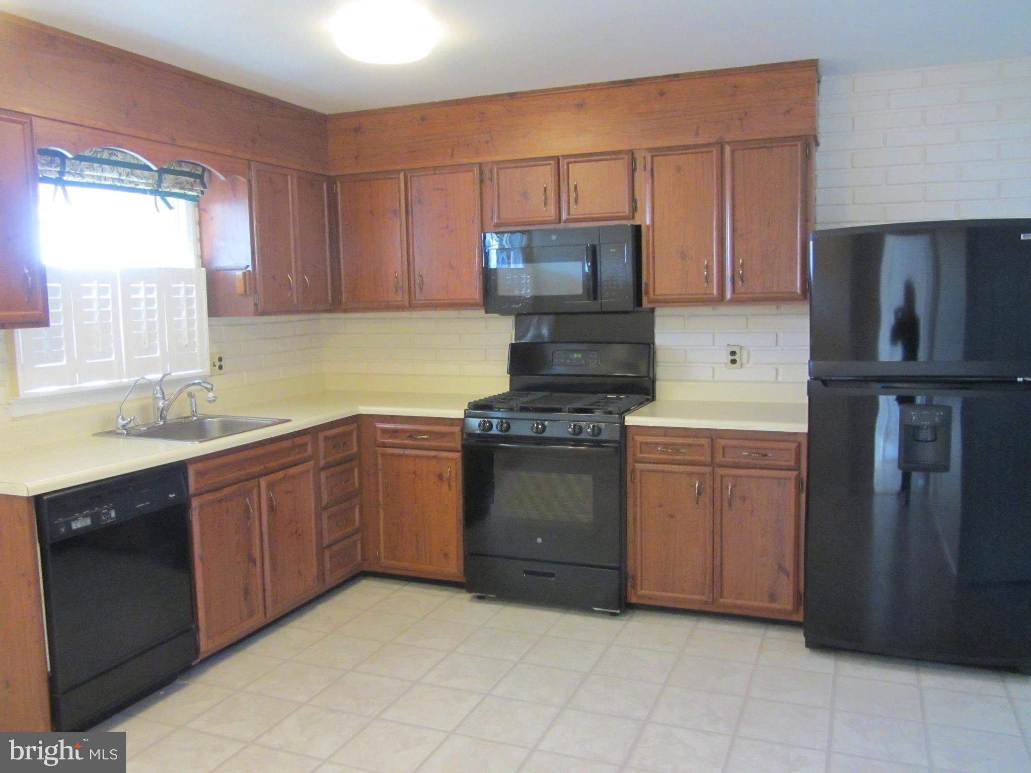 9130 Kilbride Road Baltimore, MD 21236 - Photo 2 of 29 Kitchen