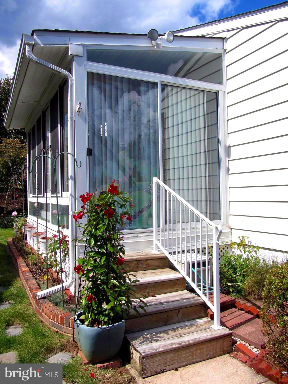 9130 Kilbride Road Baltimore, MD 21236 - Photo 18 of 29 Three Season Sun Room