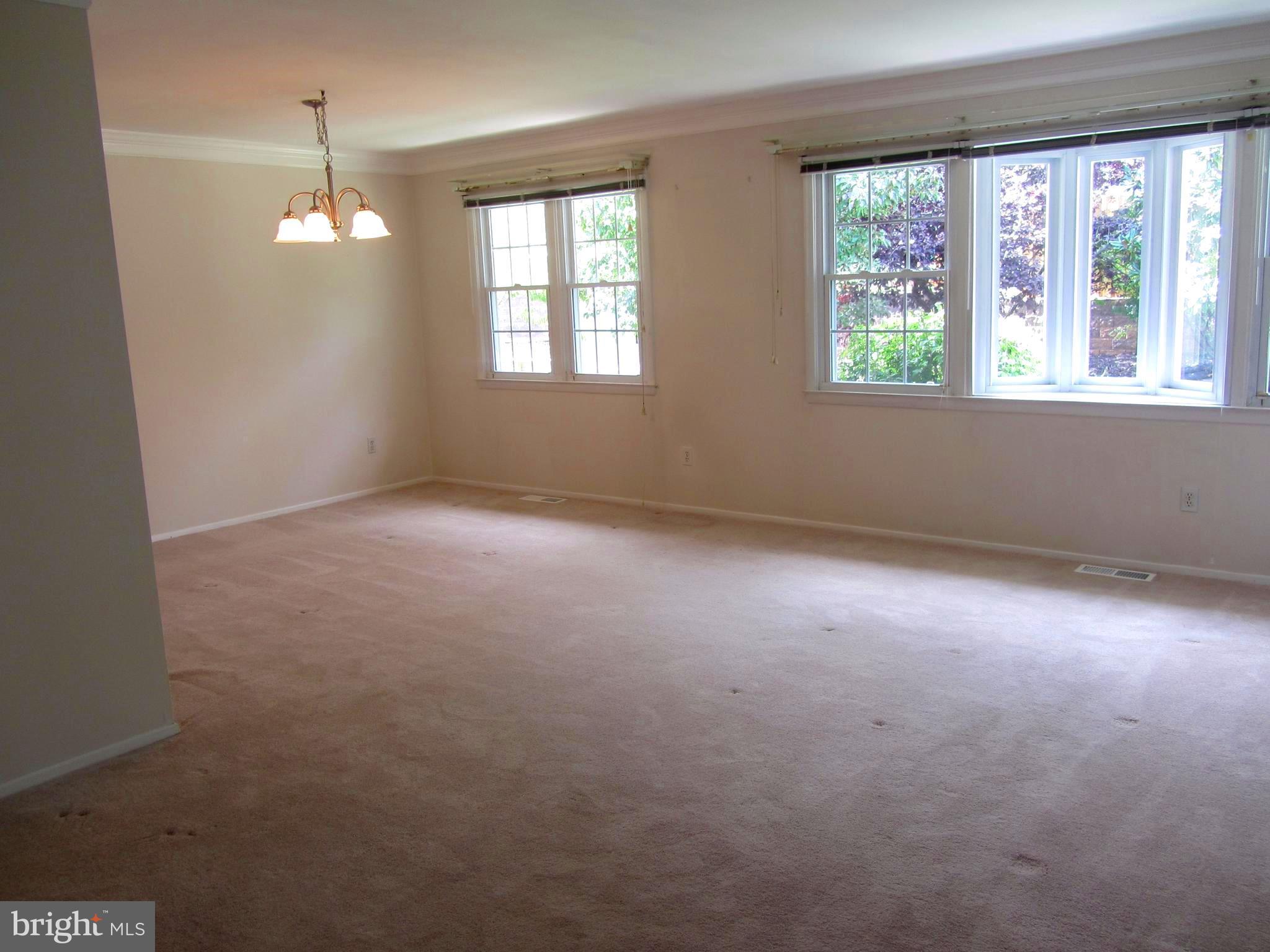 9130 Kilbride Road Baltimore, MD 21236 - Photo 8 of 29 Living Room with Bay Window