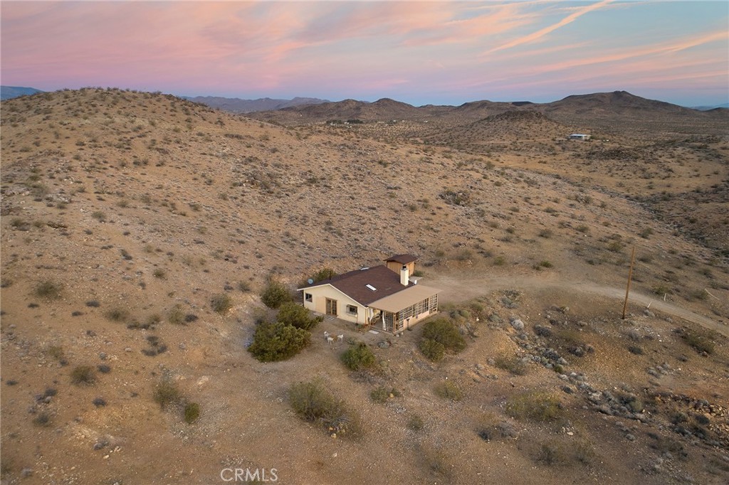 60473 Starlight Road Joshua Tree, CA 92252 - Photo 37 of 39 a view of city and mountain