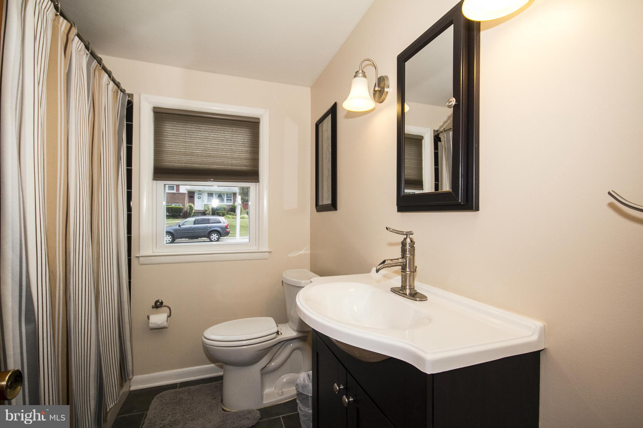 920 Starbit Road Baltimore, MD 21286 - Photo 16 of 19 Bath