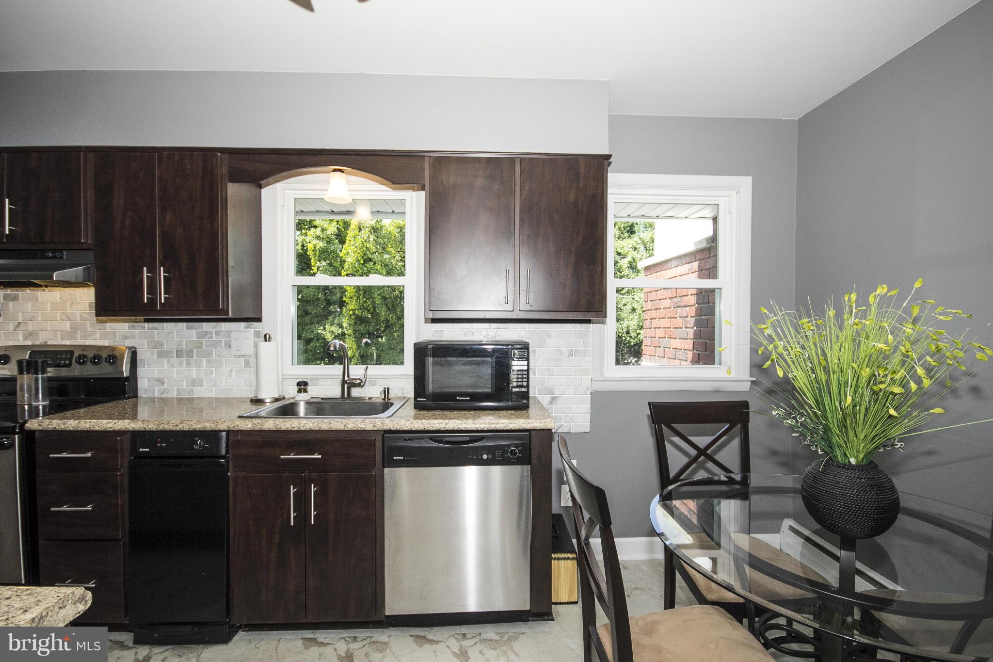 920 Starbit Road Baltimore, MD 21286 - Photo 6 of 19 Kitchen
