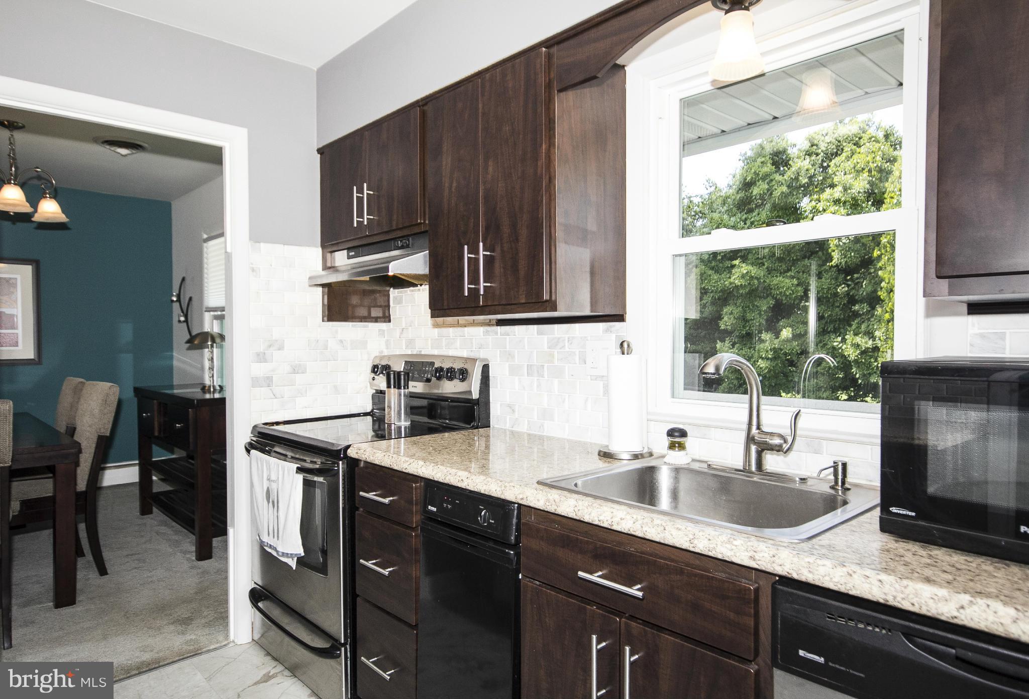 920 Starbit Road Baltimore, MD 21286 - Photo 7 of 19 Kitchen