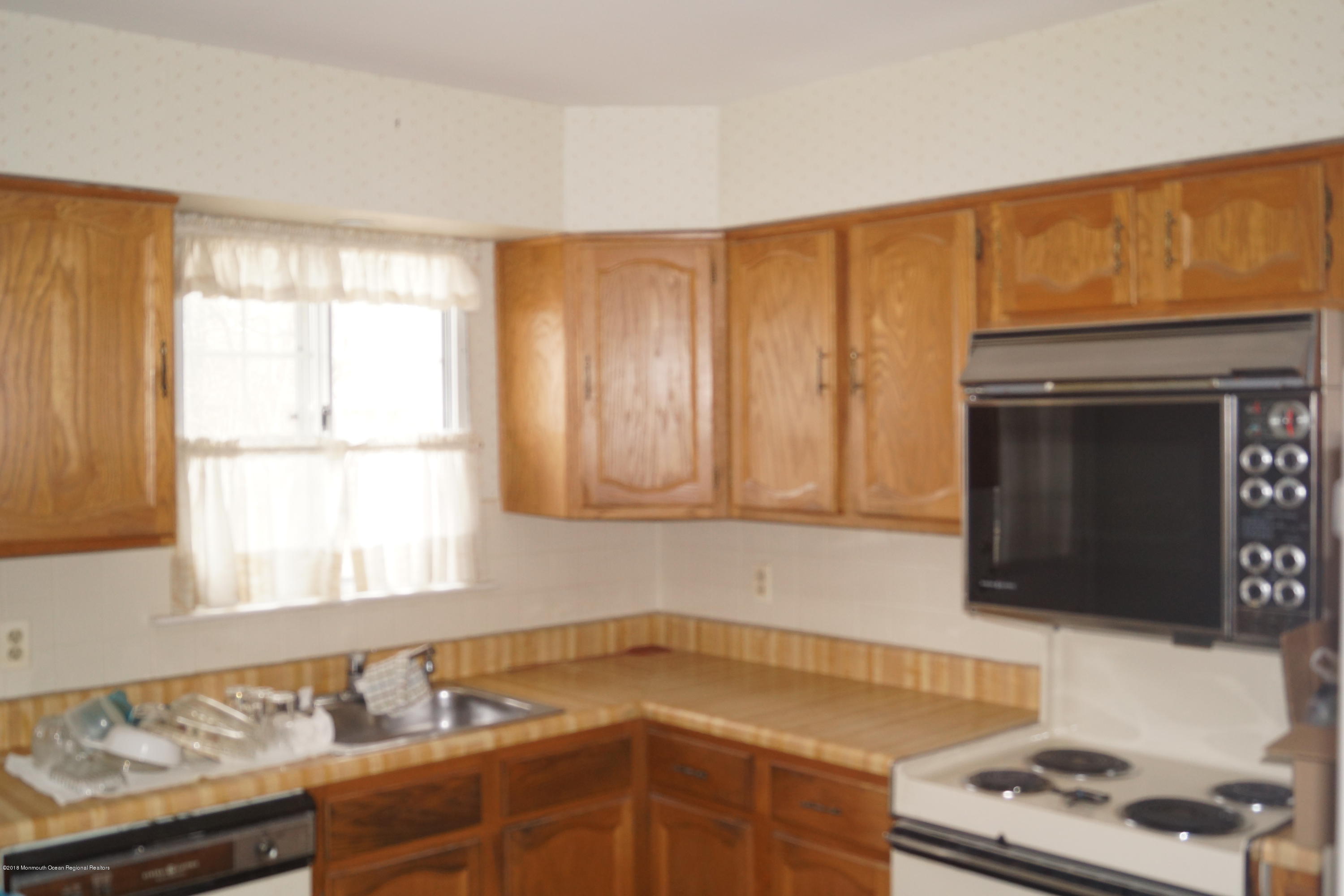 30 Stonybrook Road Manchester Township, NJ 08759 - Photo 3 of 12 Kitchen