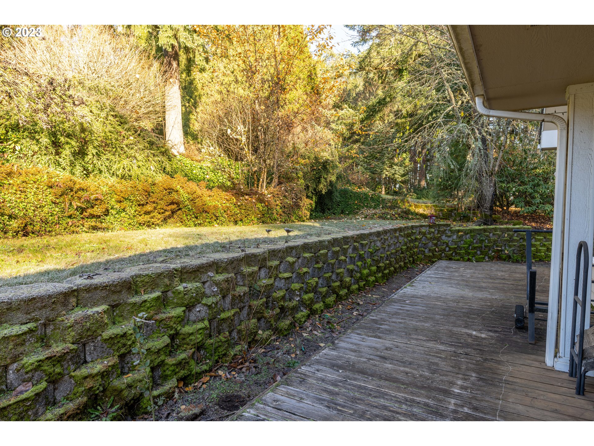 90532 Hill Road Springfield, OR 97478 - Photo 11 of 37 a view of an outdoor space and a lake view