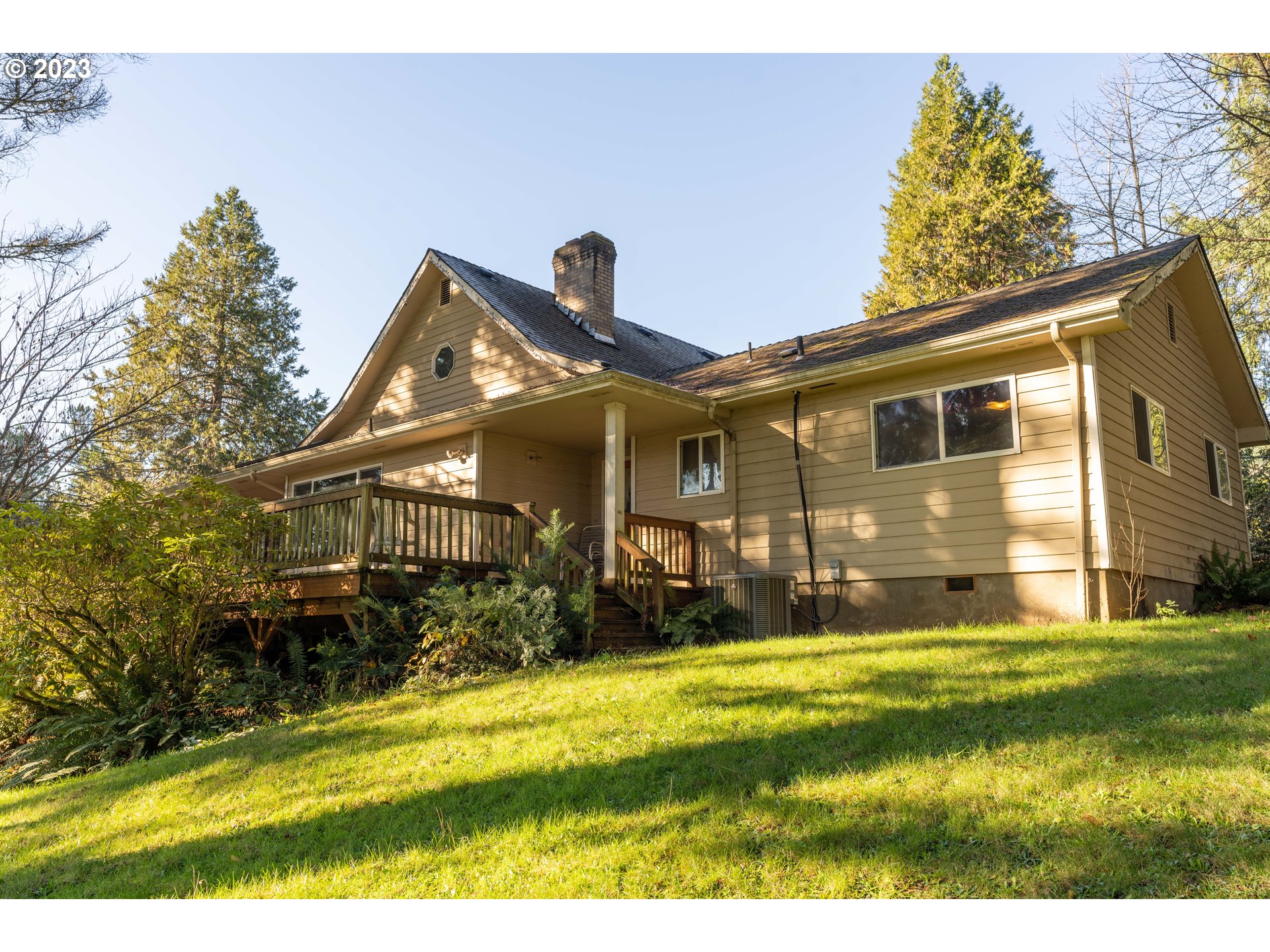 90532 Hill Road Springfield, OR 97478 - Photo 13 of 37 a view of house with a big yard