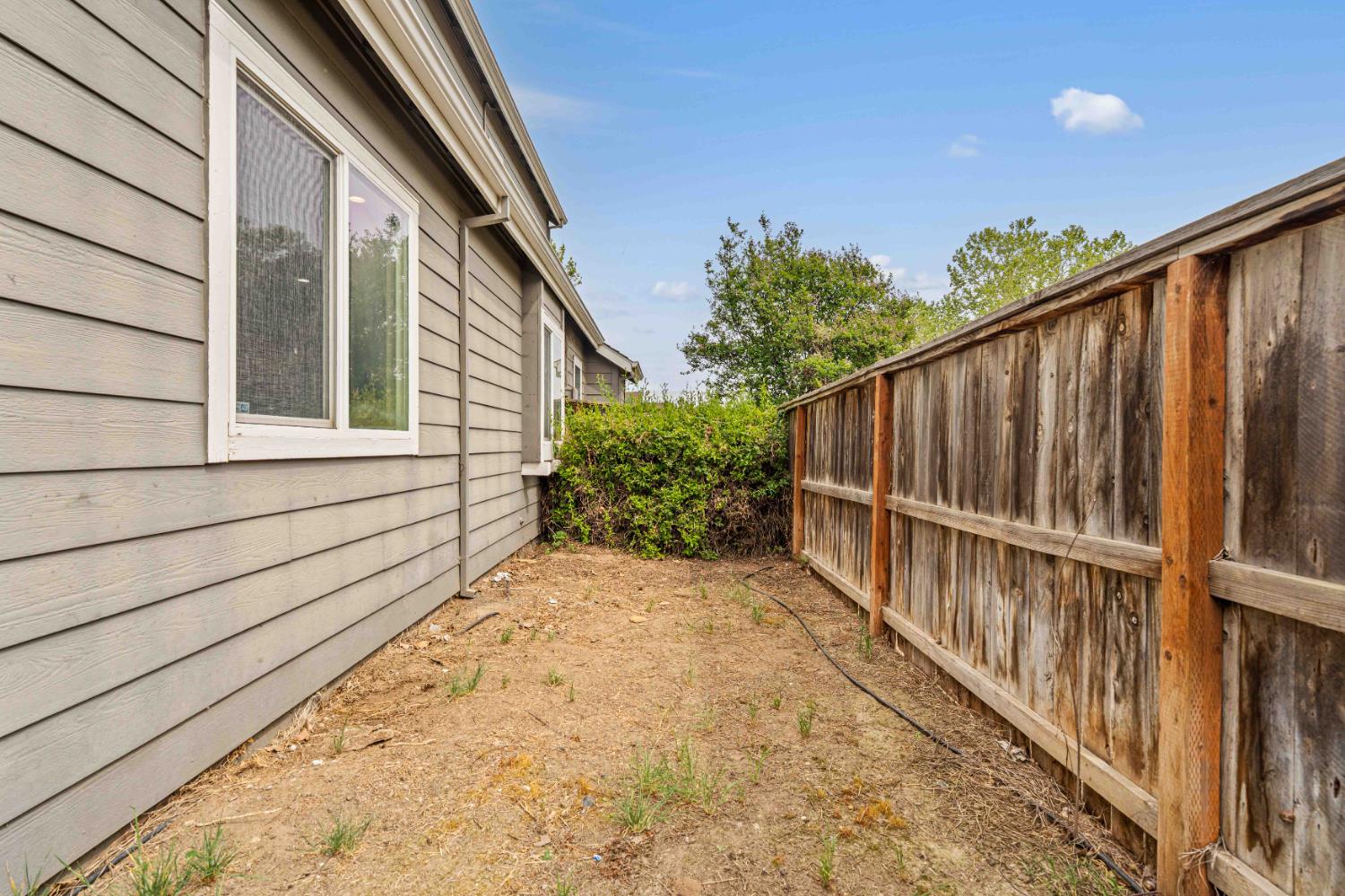 1715 Limestone Drive Ripon, CA 95366 - Photo 27 of 37