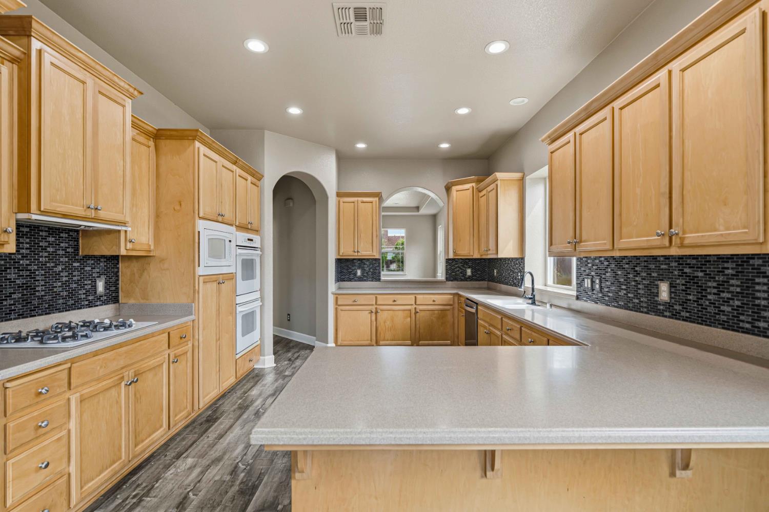 1715 Limestone Drive Ripon, CA 95366 - Photo 7 of 37