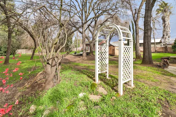 $949,500 | 3200 Becerra Way, Sacramento, CA 95821