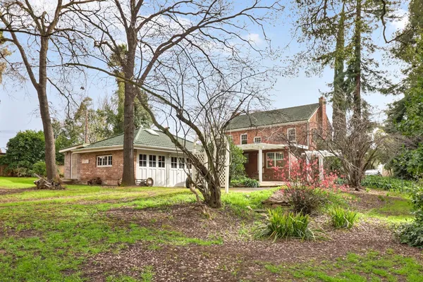 $949,500 | 3200 Becerra Way, Sacramento, CA 95821