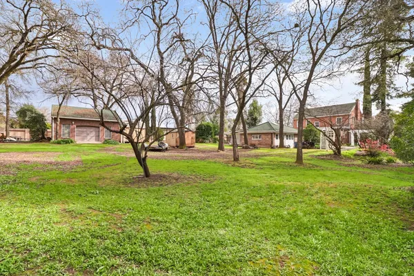 $949,500 | 3200 Becerra Way, Sacramento, CA 95821