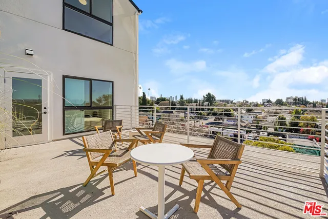 $6,700 | 611 North Virgil Avenue, Unit 506, Los Angeles, CA 90004