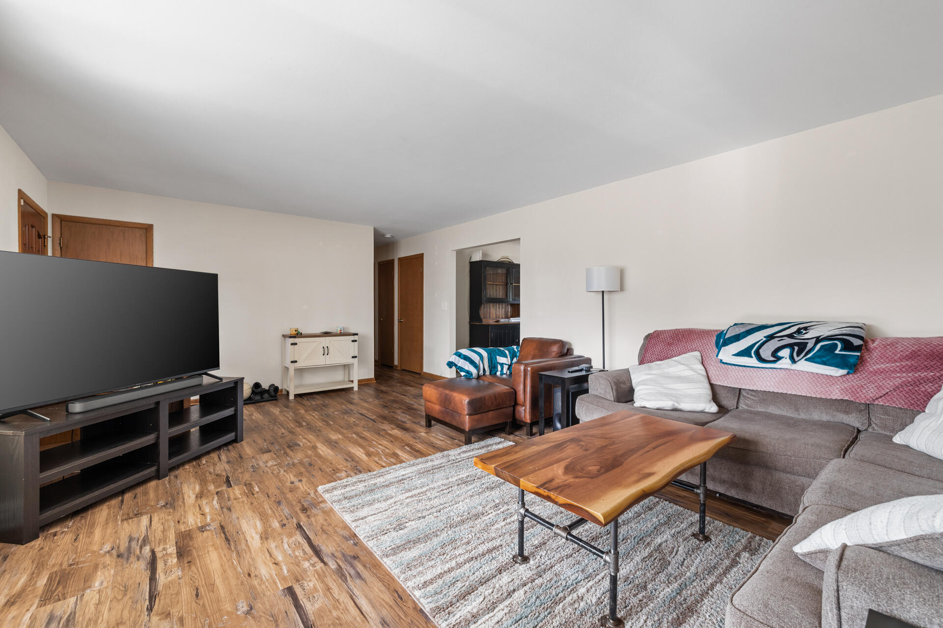 6559 North Sandy Acre Road Trenton, WI 53090 - Photo 5 of 22 LIVING ROOM