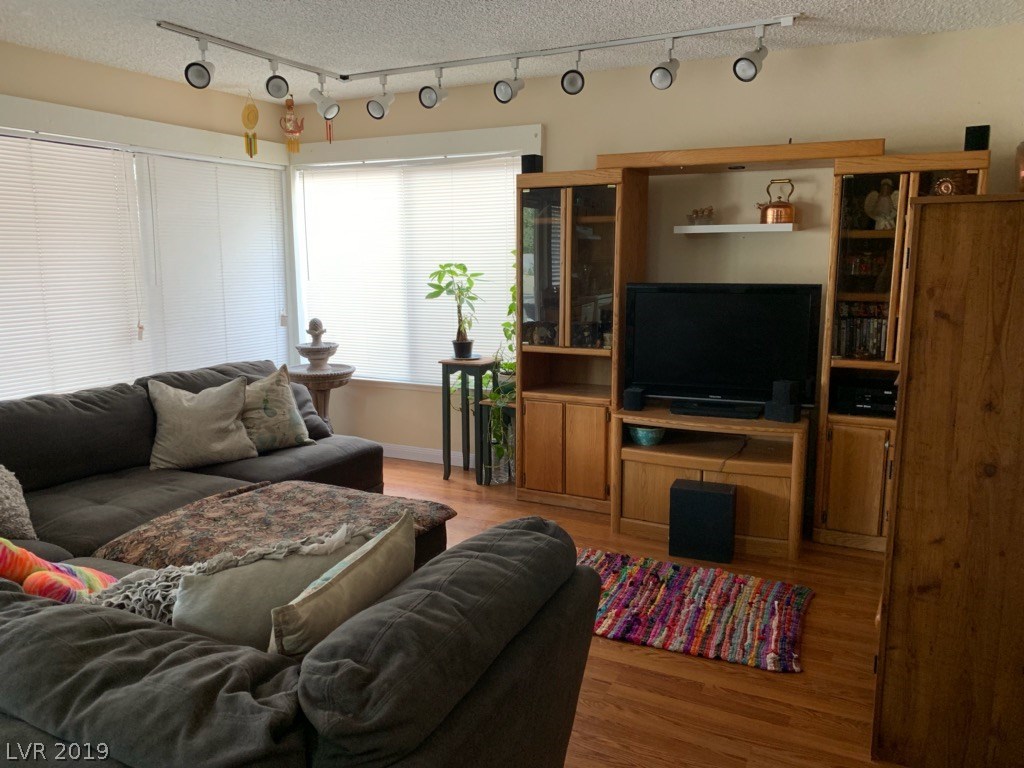 4760 Monaco Road Las Vegas, NV 89121 - Photo 3 of 24 Gallery Image 3
