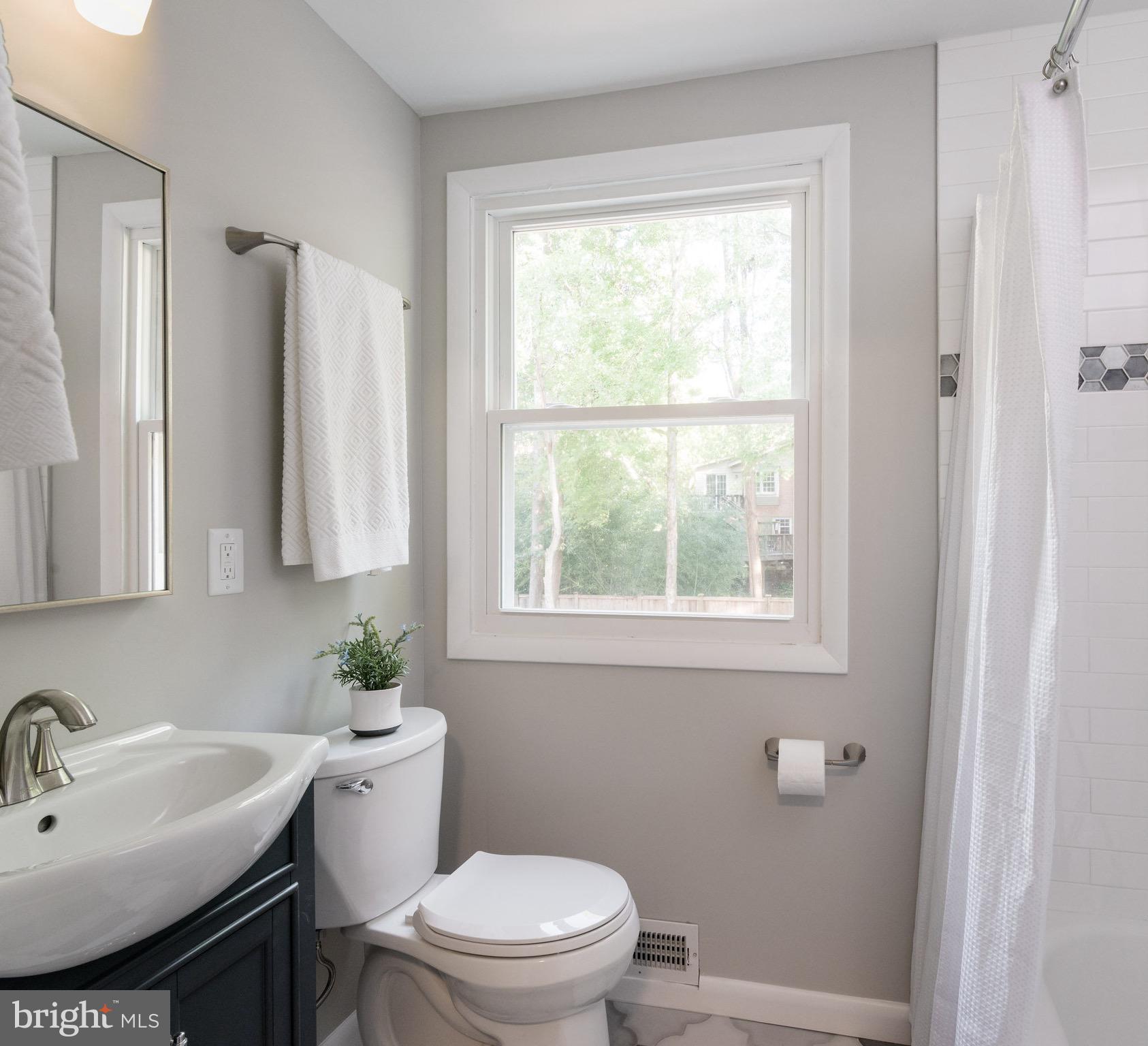 2500 Culpeper Road Alexandria, VA 22308 - Photo 21 of 30 Bright Upstairs Bath with Beautiful Tile Work!
