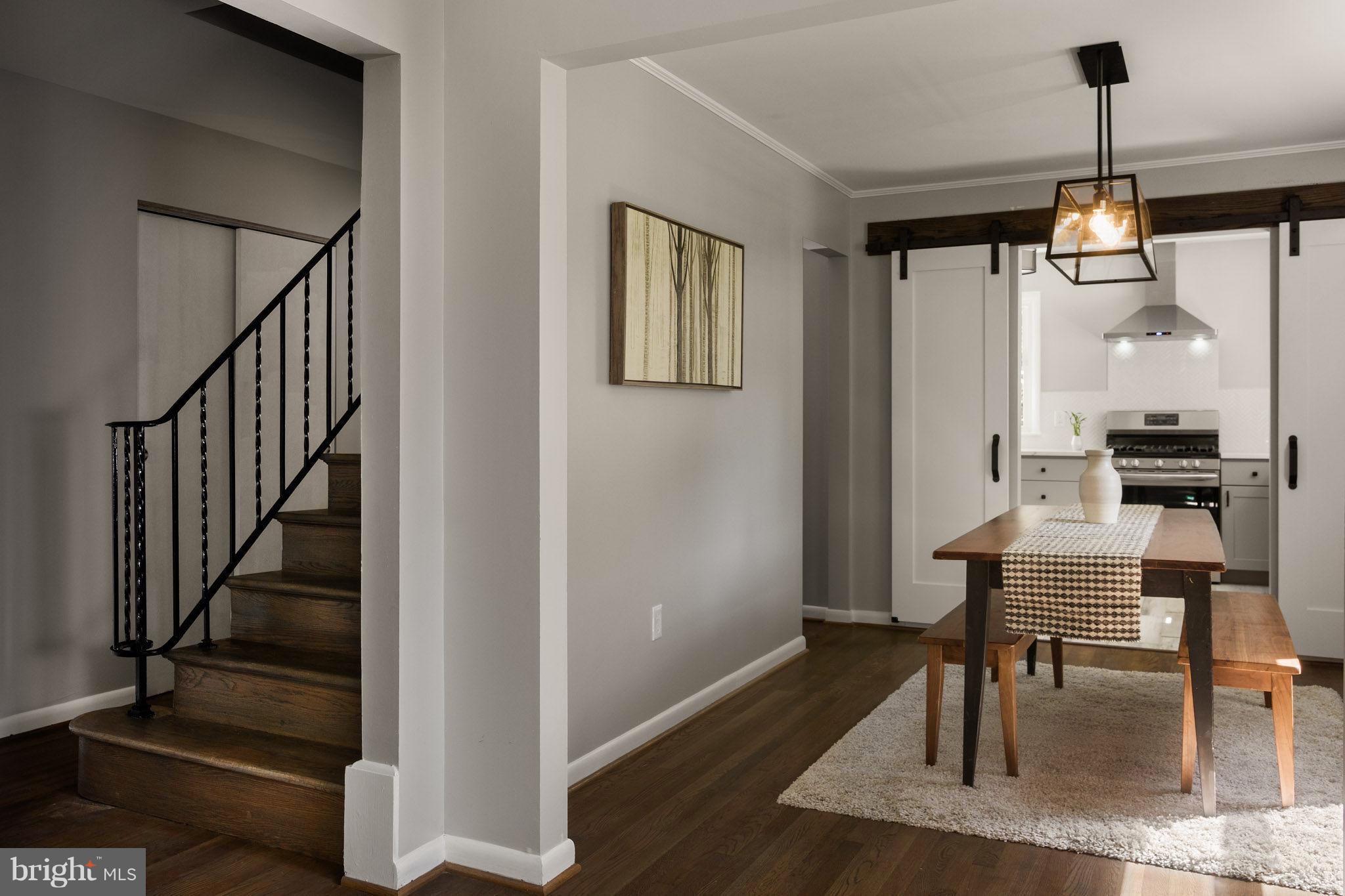 2500 Culpeper Road Alexandria, VA 22308 - Photo 6 of 30 Spacious Entryway!