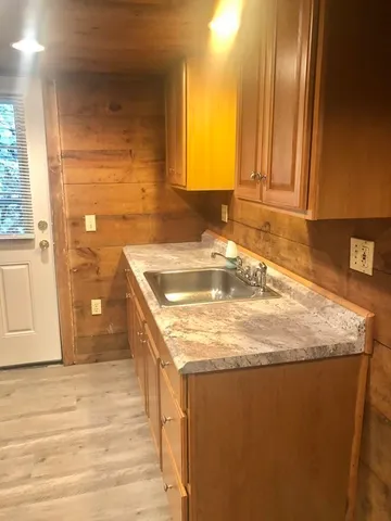 $250 | 100 Boylston Street, Unit 2, Clinton, MA 01510