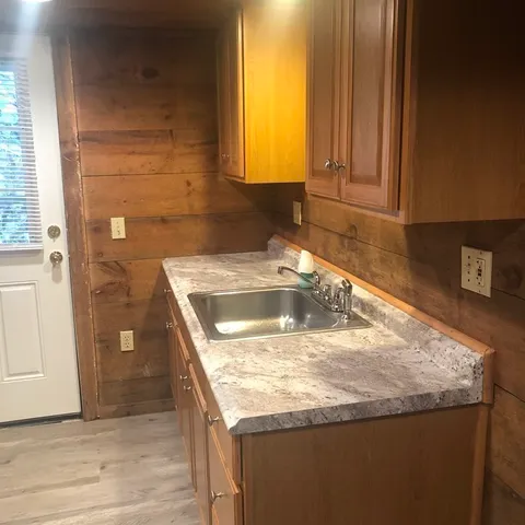 $250 | 100 Boylston Street, Unit 2, Clinton, MA 01510