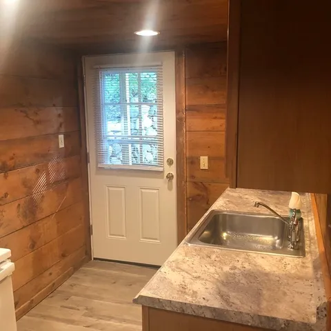 $250 | 100 Boylston Street, Unit 2, Clinton, MA 01510