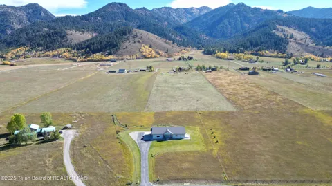 $890,000 | 872 Saddle Drive, Etna, WY 83118