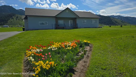 $890,000 | 872 Saddle Drive, Etna, WY 83118