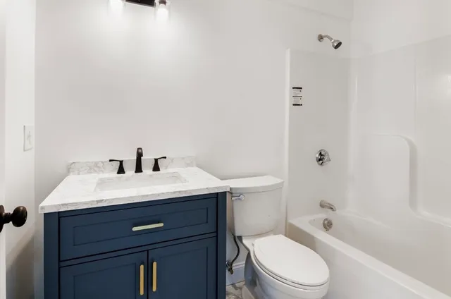 $2,300 | 8 Enon Street, Unit 201, Beverly, MA 01915