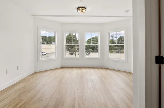 $2,300 | 8 Enon Street, Unit 201, Beverly, MA 01915