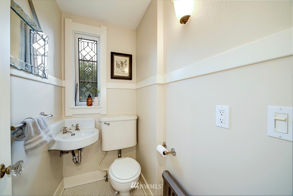 3702 Southwest Ida Street Seattle, WA 98126 - Photo 15 of 39 Gallery Image 15
