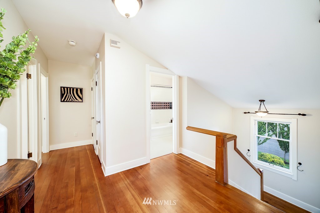 3702 Southwest Ida Street Seattle, WA 98126 - Photo 16 of 39 Gallery Image 16