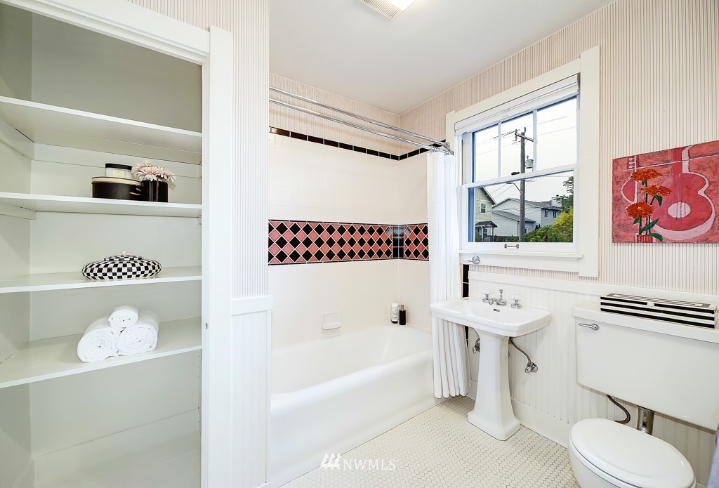 3702 Southwest Ida Street Seattle, WA 98126 - Photo 18 of 39 Gallery Image 18