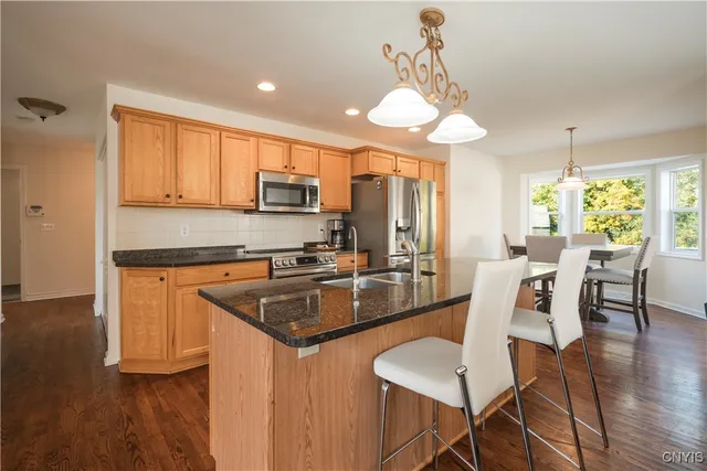 $385,000 | 6317 Asa Eastwood, Cicero, NY 13039