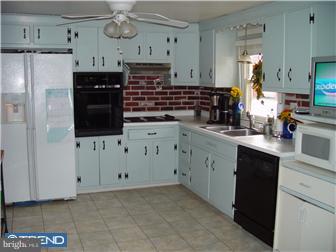 1793 Unionville Road Pottstown, PA 19465 - Photo 5 of 12 Kitchen