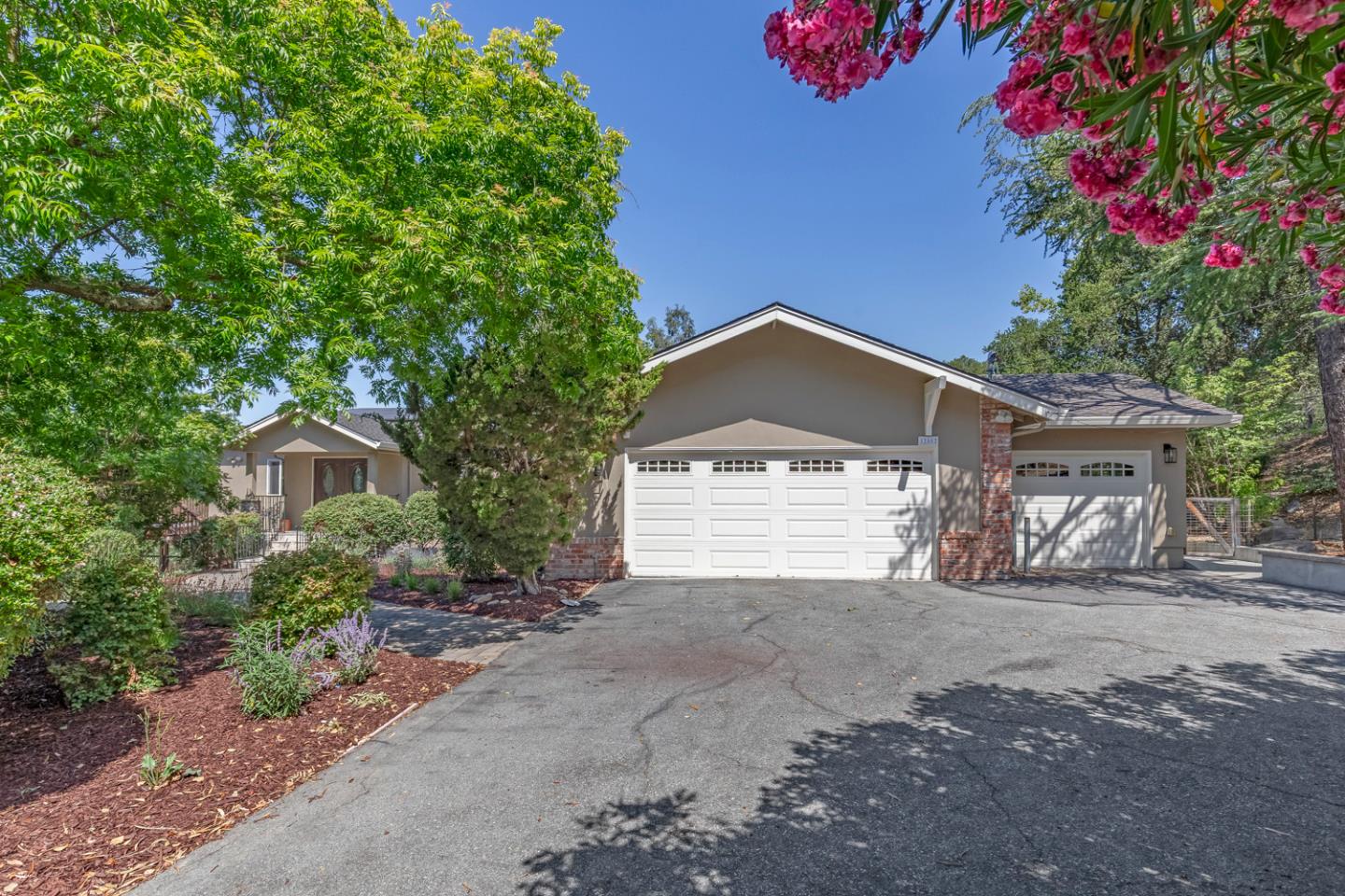 12882 Viscaino Road Los Altos Hills, CA 94022 - Photo 3 of 52