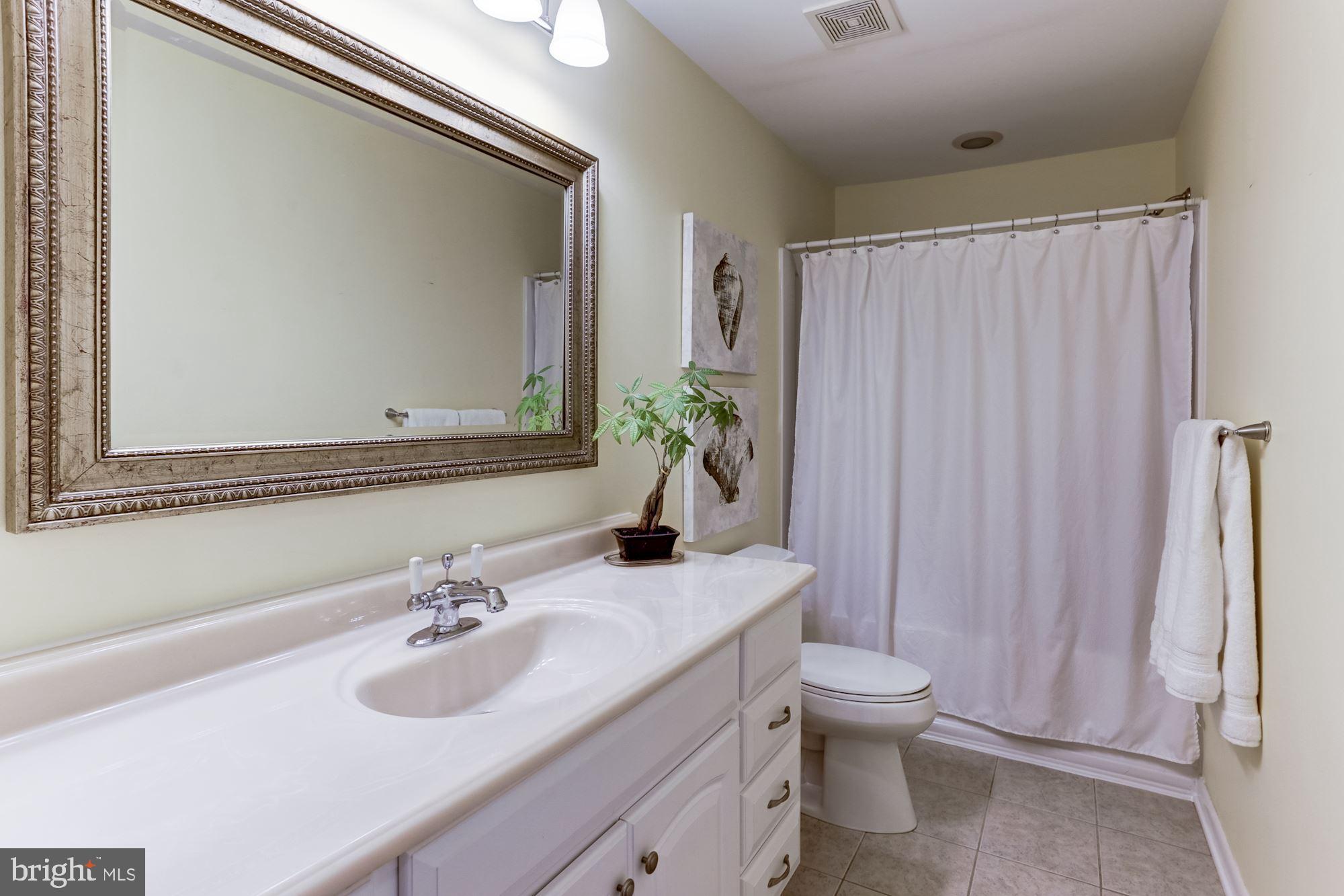 423 Mountain Road Crownsville, MD 21032 - Photo 36 of 69 Upper Level Hall Bath