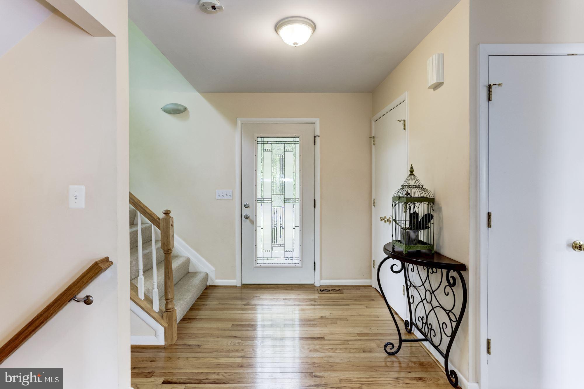 423 Mountain Road Crownsville, MD 21032 - Photo 4 of 69 Welcoming Foyer