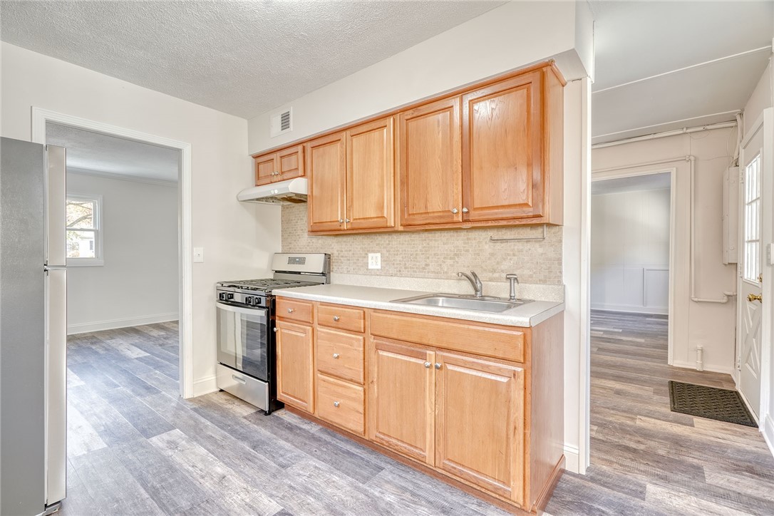 29 Seneca Street Webster, NY 14580 - Photo 13 of 44 KITCHEN