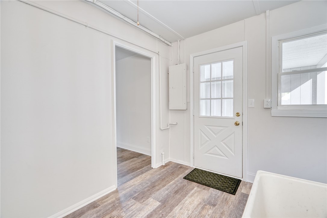 29 Seneca Street Webster, NY 14580 - Photo 18 of 44 UTILITY ROOM VIEW TO THE BACK DOOR
