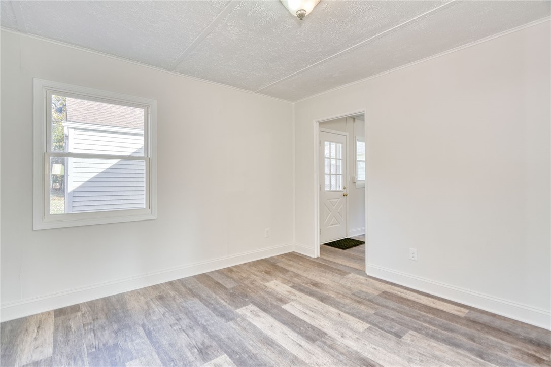 29 Seneca Street Webster, NY 14580 - Photo 21 of 44 FORMAL DINING