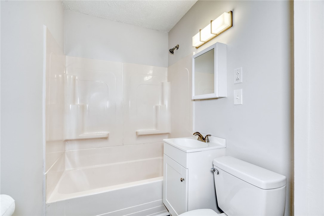 29 Seneca Street Webster, NY 14580 - Photo 26 of 44 FULL UPDATED BATH