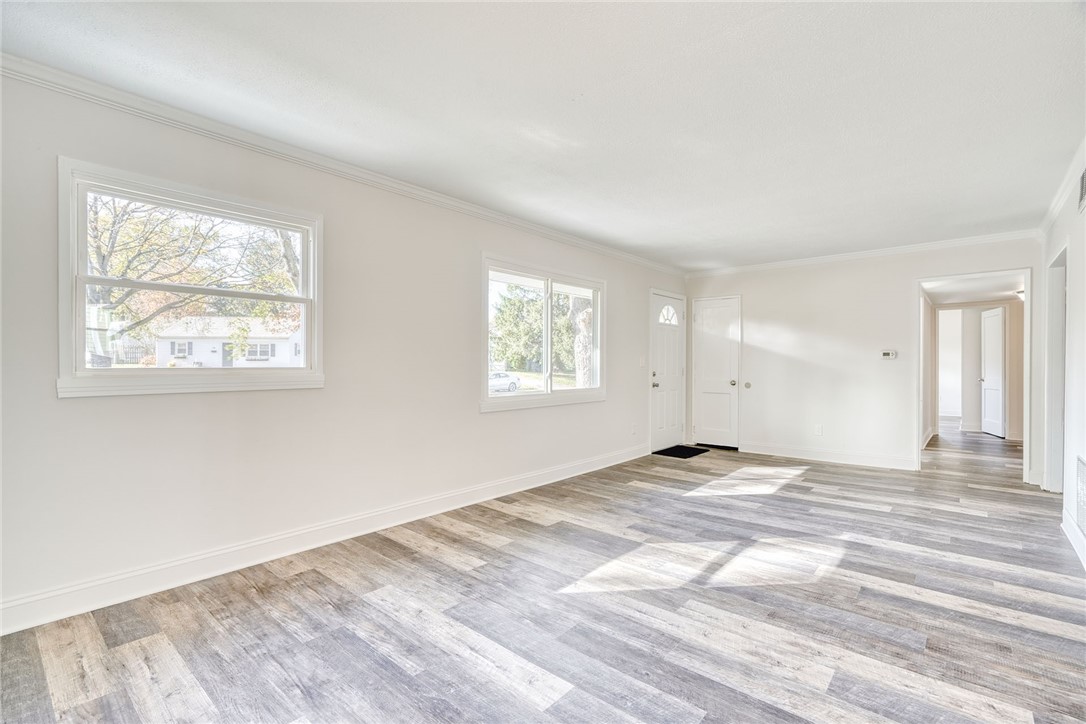29 Seneca Street Webster, NY 14580 - Photo 10 of 44 LIVING ROOM - VIEW TO THE FRONT DOOR