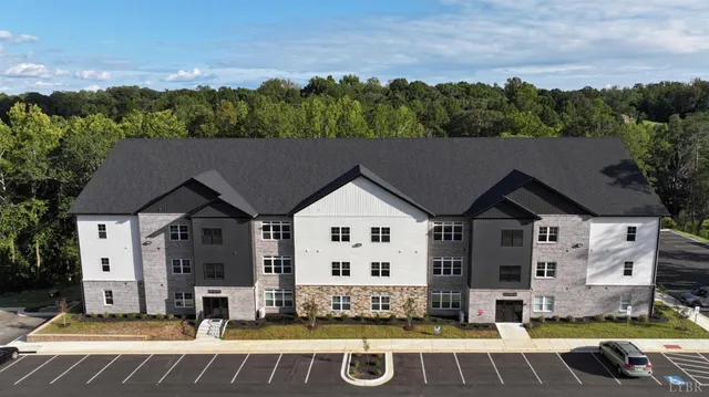 $219,900 | 128 Brenleigh Court, Unit 102, Lynchburg, VA 24501