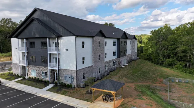 $219,900 | 128 Brenleigh Court, Unit 102, Lynchburg, VA 24501