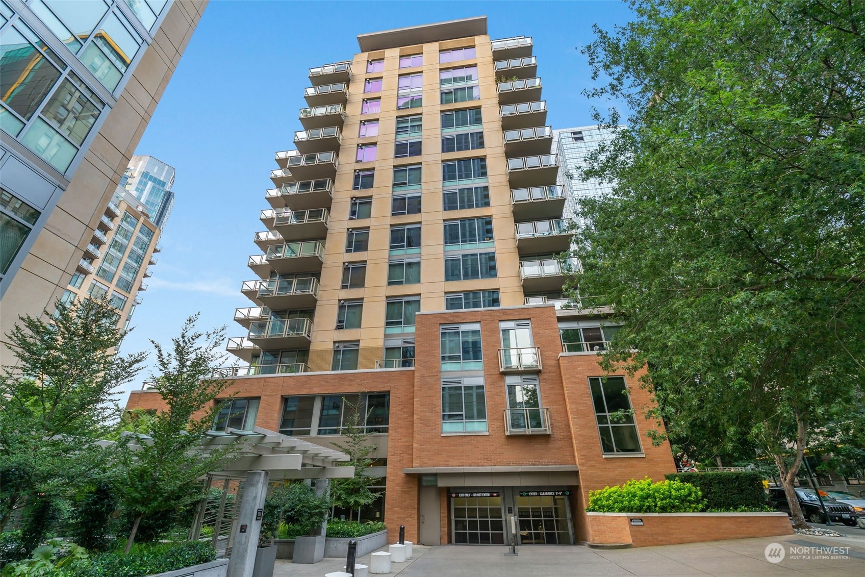 910 Lenora Street, Unit S310 Seattle, WA 98121 - Photo 36 of 40 front view of a building