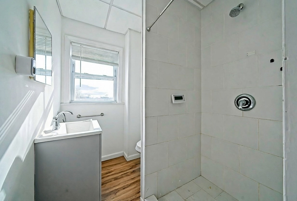 401 Buffinton Street Fall River, MA 02721 - Photo 10 of 20